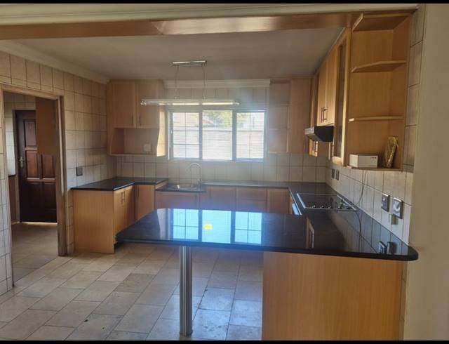 4 BEDROOM PROPERTY TO RENT IN ELDOGLEN